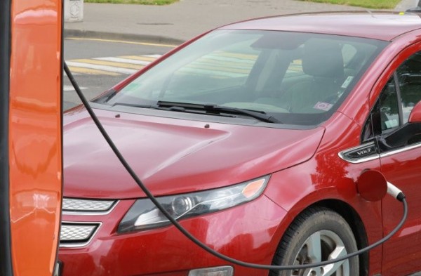 «Белоруснефть»: в стране создана крупнейшая в ЕАЭС сеть быстрых зарядных станций для электромобилей